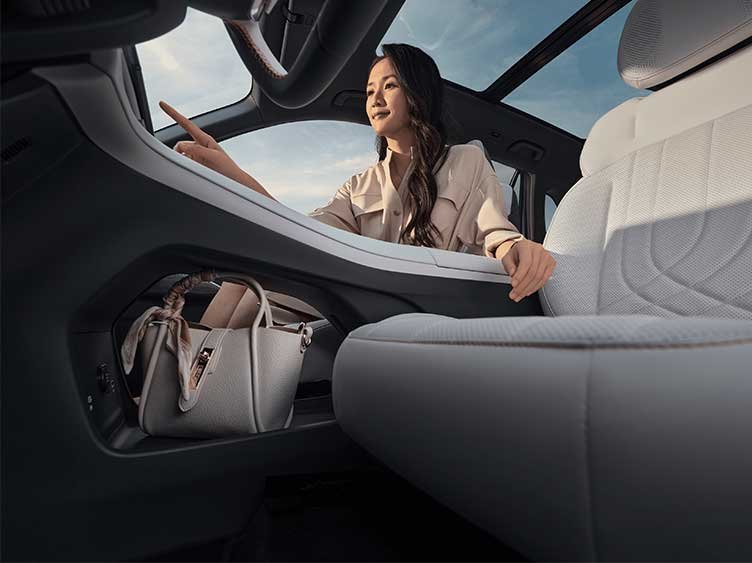 Harga Geely Starray EM-i